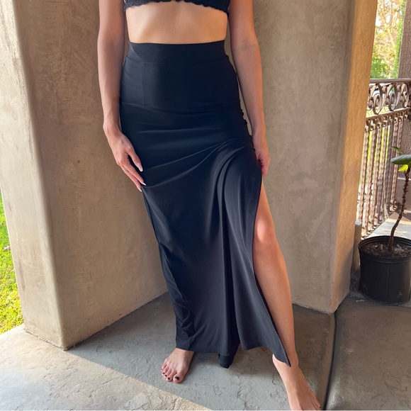 SOLD ❌ High Waisted Black Maxi Skirt - Picture 2 of 2